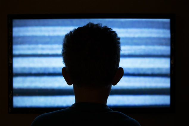 Η τηλεόραση γερνάει γρηγορότερα τον εγκέφαλο - Media