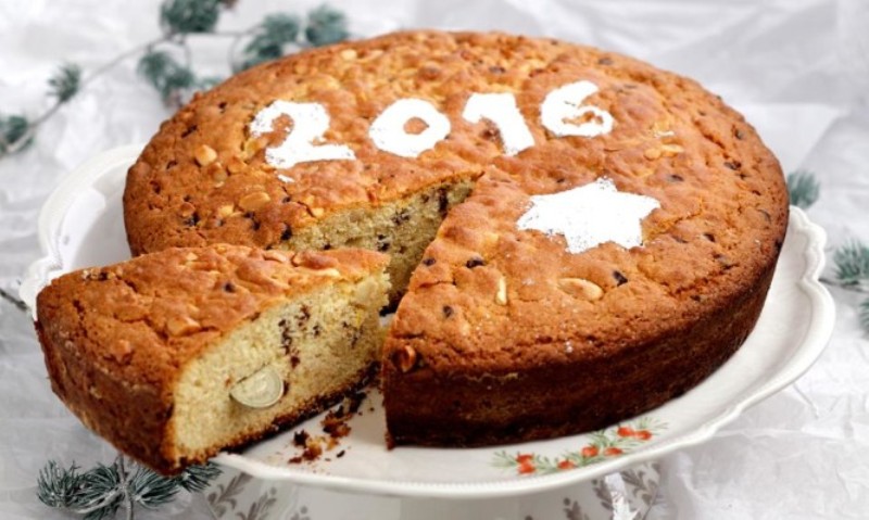 Μια ιστορία εκατοντάδων χρόνων: Γιατί βάζουμε φλουρί στη βασιλόπιτα - Media