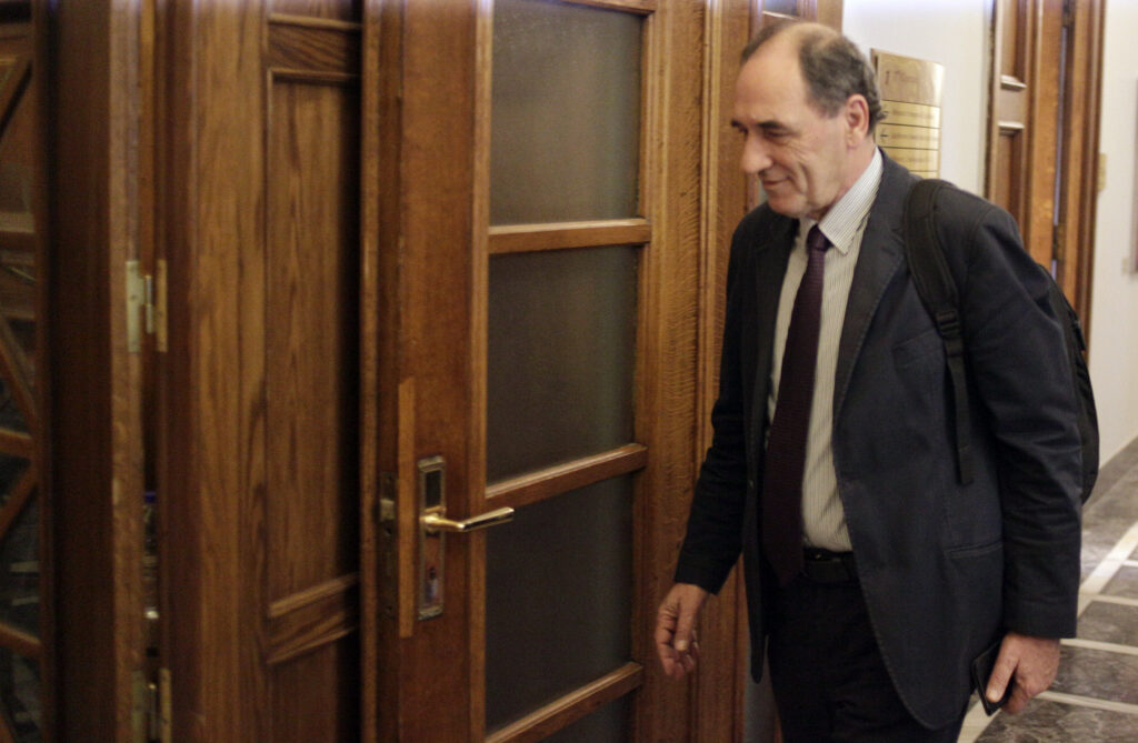 Σταθάκης: Δεν θα κινδυνεύσει η κυβερνητική πλειοψηφία με την ψήφιση στη Βουλή του νομοσχεδίου για το ασφαλιστικό - Media