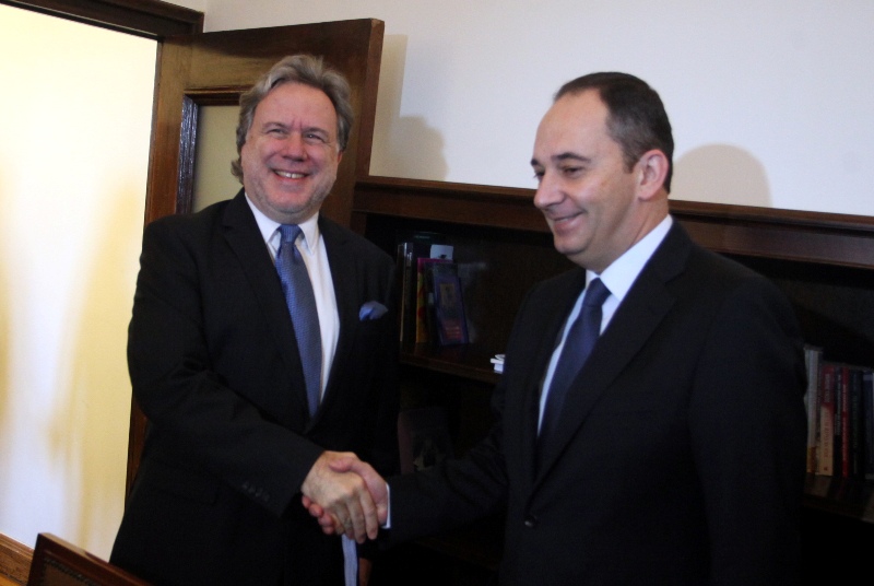 Πλακιωτάκης μετά από συνάντηση με Κατρούγκαλο: Το σχέδιο προβλέπει μείωση στις κύριες συντάξεις - Media