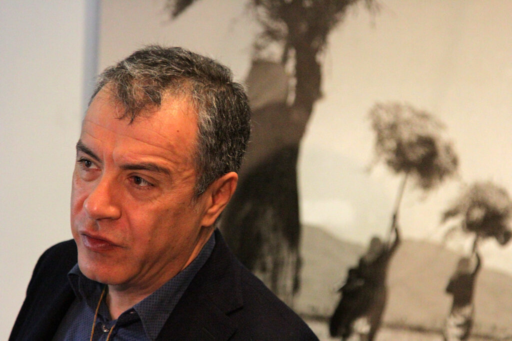 Θεοδωράκης: «Είναι ειρωνεία ο κ. Τσίπρας να δηλώνει "κεντροαριστερός", κυκλοφορώντας αγκαζέ με τον κ. Καμμένο» - Media