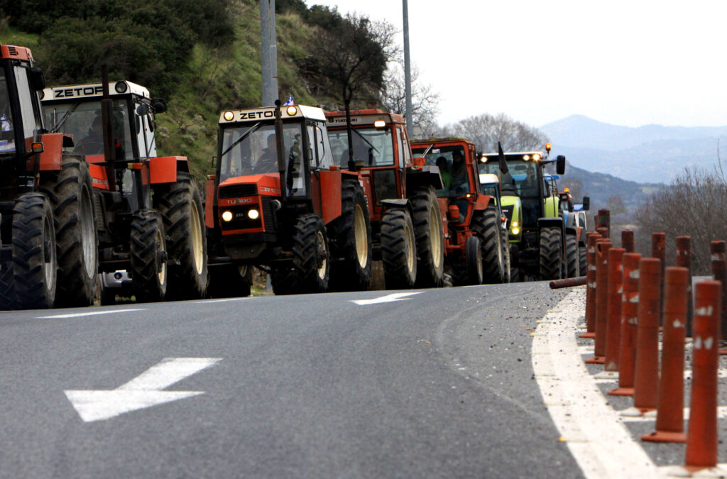 Μπλόκα αγροτών σε όλη τη χώρα (Photos) - Media