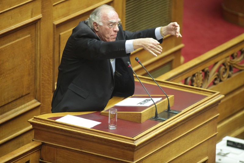 Λεβέντης κατά Τσίπρα: Κατέβασε τα παντελόνια και υπέγραψε τα πάντα (Video) - Media