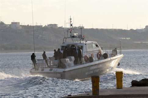 Έρευνες για τον εντοπισμό 6 αγνοουμένων στη θαλάσσια περιοχή των Οινουσσών - Media