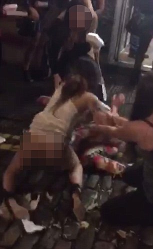 Απίστευτος καβγάς γυναικών στη Σκωτία (Video) - Media