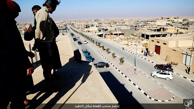 Τζιχαντιστές δολοφονούν άνδρα πετώντας τον από την οροφή κτηρίου – Τον κατηγόρησαν για ομοφυλοφιλία (Σκληρές Εικόνες) - Media