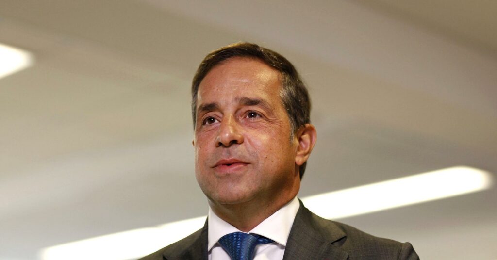 Παραίτηση Θωμόπουλου από την τράπεζα Πειραιώς - Media