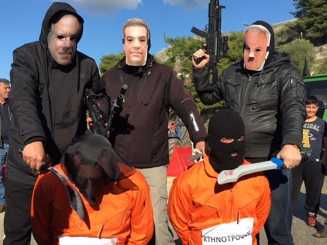 Ένα μπλόκο διαφορετικό από τα άλλα – Ο «δήμιος» Τσίπρας «αποκεφαλίζει» αγρότες (Video-Photos) - Media