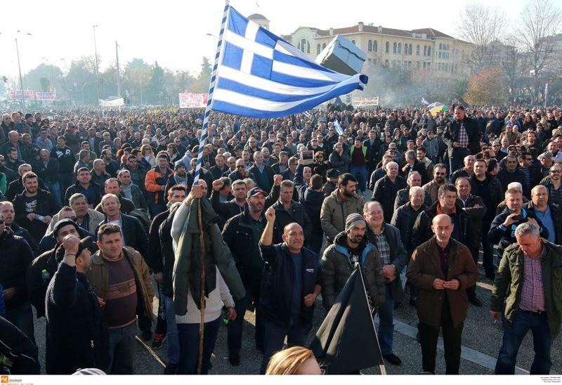 Ομάδα αγροτών έκλεισε συνάντηση με τον πρωθυπουργό-Αντιδρούν τα υπόλοιπα μπλόκα - Media