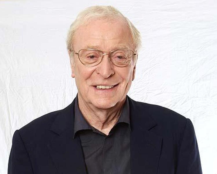 Ο σερ Μάικλ Κέιν ομολογεί ότι έπινε ένα μπουκάλι βότκα την ημέρα και κάπνιζε ασύστολα! (Photos) - Media