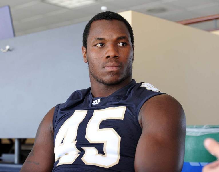 Διάσημος αθλητής τραυματίστηκε πριν από αγώνα για να σώσει μια γυναίκα - Media