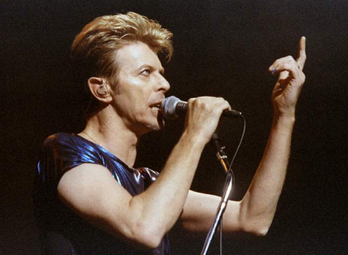 Η παγκόσμια καλλιτεχνική σκηνή θρηνεί για τον David Bowie - Media