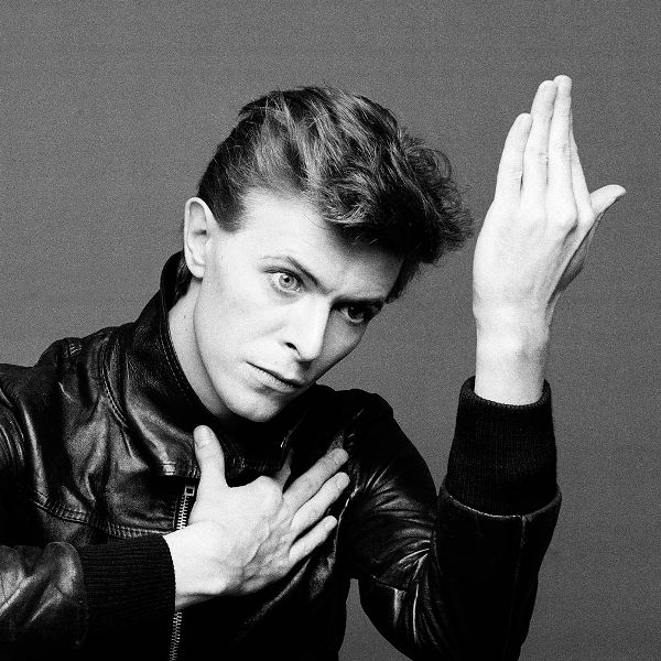 Πέθανε ο θρυλικός ροκ σταρ David Bowie - Media