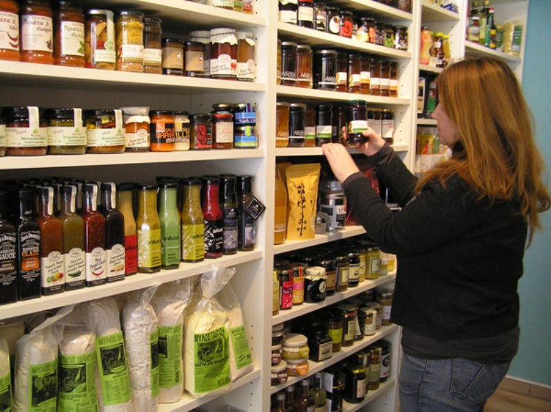 Σε 70 χώρες προτείνει το ΥΠΕΞ καταστήματα delicatessen ελληνικών προϊόντων - Media