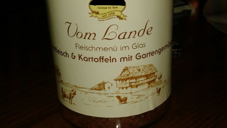 Γερμανική φιλανθρωπική οργάνωση έδωσε κατά λάθος… σκυλοτροφή σε ηλικιωμένους - Media