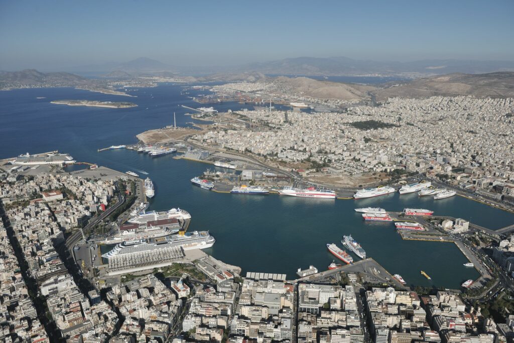 Η COSCO ο μοναδικός «μνηστήρας» για τον ΟΛΠ - Βελτιωμένη προσφορά ζητά το ΤΑΙΠΕΔ - Media