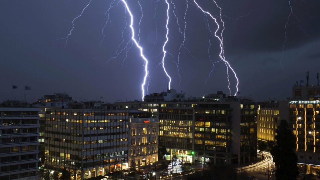 Δραστικές μειώσεις στις συντάξεις ζητούν οι δανειστές - Βρίσκουν «ελαστικό» το νομοσχέδιο Κατρούγκαλου - Media