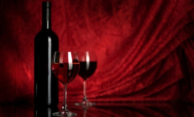 Πιείτε άφοβα -αλλά όχι ανεξέλεγκτα- κόκκινο κρασί και «αντικαταστείστε» το γυμναστήριο - Media