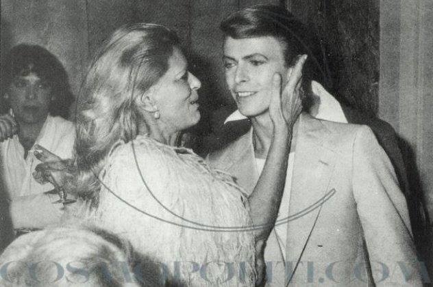 Η εκπληκτική φωτογραφία της Μελίνας με τον David Bowie (Photo) - Media