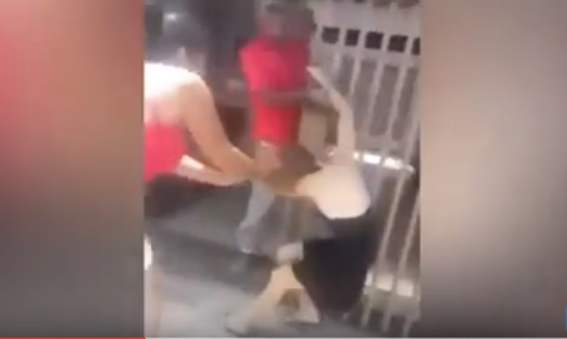 Ξυλοκόπησε την ερωμένη του συζύγου της και την έριξε από... γέφυρα (Video) - Media