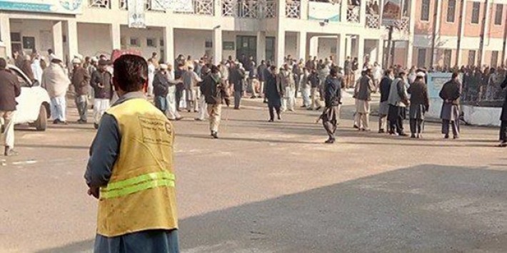 Πακιστάν: Εκρήξεις και ανταλλαγές πυρών στο πανεπιστήμιο που εισέβαλαν ένοπλοι - Media