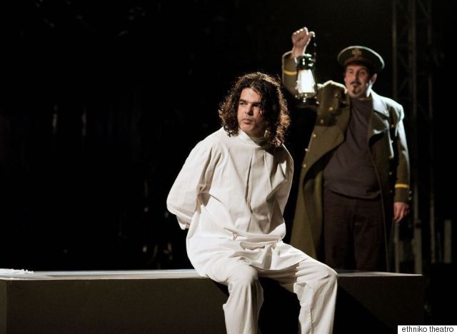 «Κατέβηκε» η παράσταση με το βιβλίο Ξηρού - «Συγγνώμη» από το Εθνικό, πανηγυρίζει ο Άδωνις, διαμαρτυρίες για λογοκρισία - Media