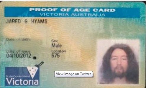 Θέλει να υπογράφει δημόσια έγγραφα ζωγραφίζοντας το μόριό του (Photos) - Media