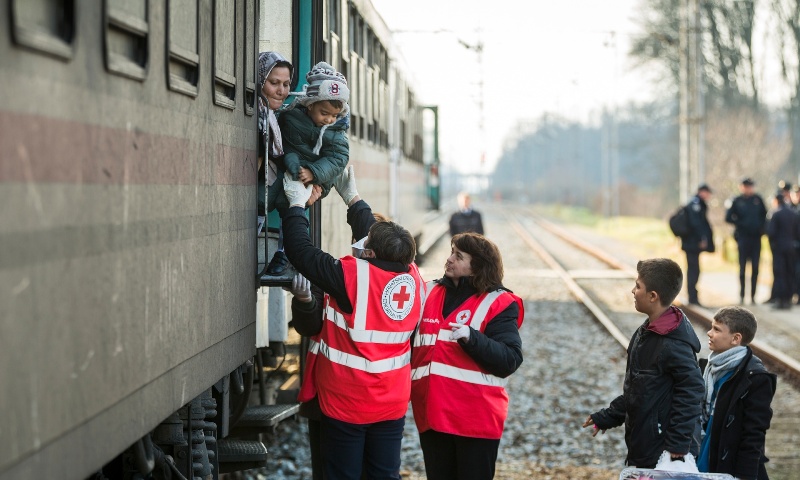 Η Ελβετία κατάσχει αντικείμενα αξίας από τους πρόσφυγες - Aκολουθεί το παράδειγμα της Δανίας - Media
