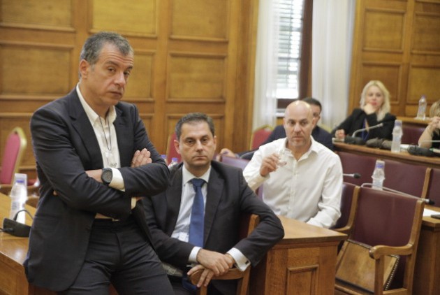 Η απάντηση Θεοδωράκη στην «πρόταση» Θεοχάρη για αλλαγή ηγεσίας στο Ποτάμι και στα σενάρια συνεργασίας με το ΠΑΣΟΚ - Media