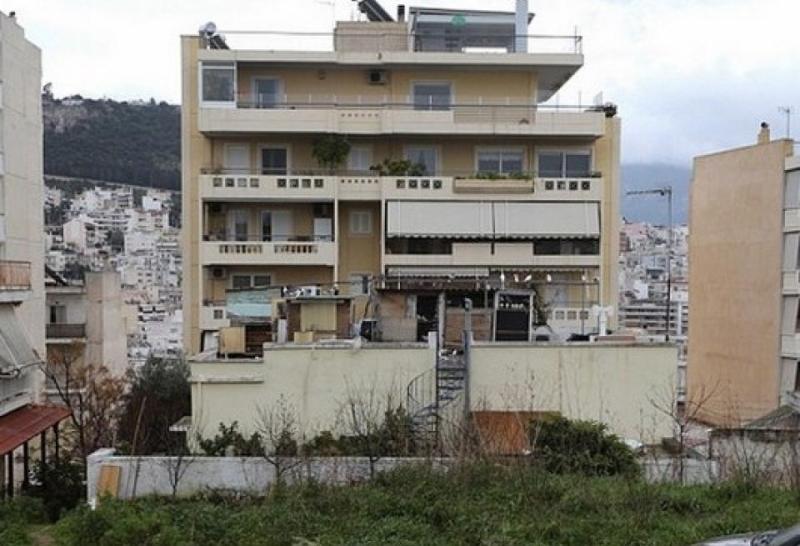 Ένας ρακοσυλλέκτης με ένα «όπλο» στο χέρι σήμανε συναγερμό έξω από το σπίτι του Τσίπρα - Media