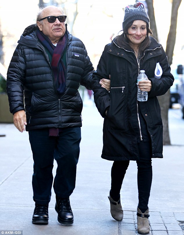 Ο Ντάνι ντε Βίτο έχει δίδυμη … κόρη (Photos) - Media