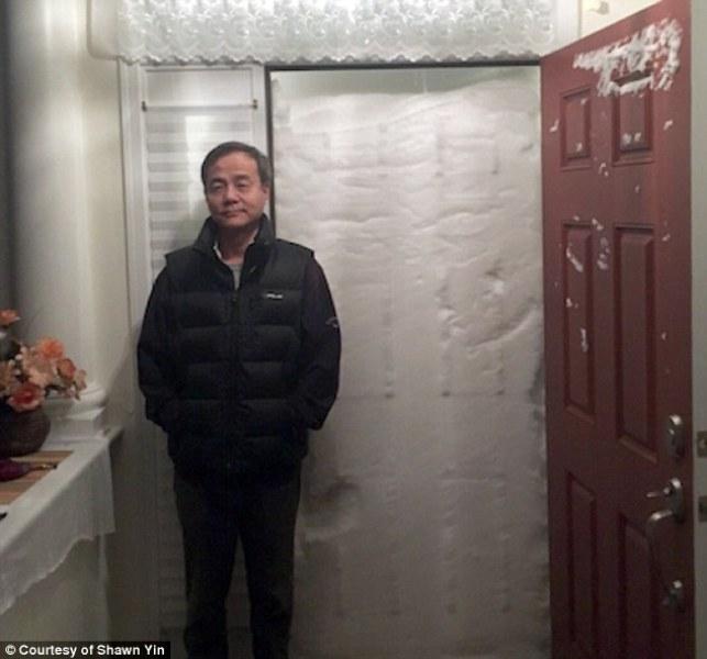 Άνοιξαν την πόρτα του σπιτιού τους για να πάνε στη δουλειά και έπεσαν επάνω σε ένα λευκό τείχος (Photos) - Media