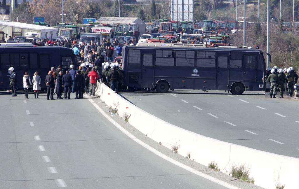 ΕΛ.ΑΣ: Ο Κ.Ο.Κ. βάζει στοπ στα τρακτέρ - Media