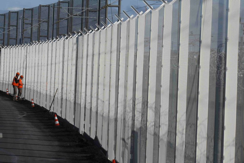 Οι ακραίοι κερδίζουν έδαφος στην ΕΕ- Σφράγισμα των συνόρων επιδιώκει το Βίσεγκραντ - Media