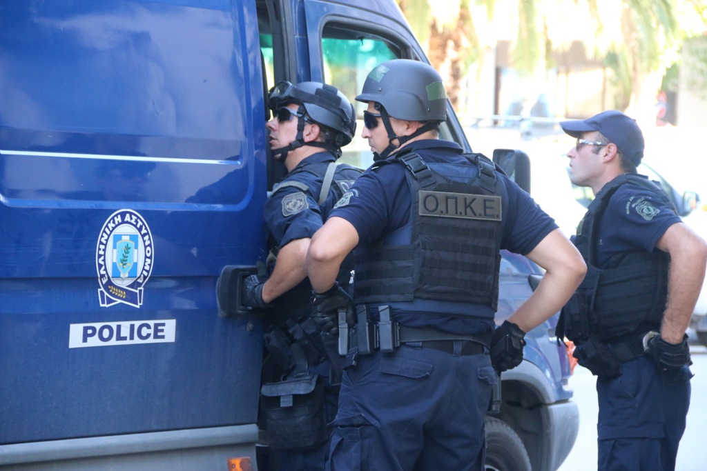 Μεγάλη επιχείρηση της αστυνομίας -  Εννέα συλλήψεις για διακίνηση ναρκωτικών στο Κολωνάκι - Media