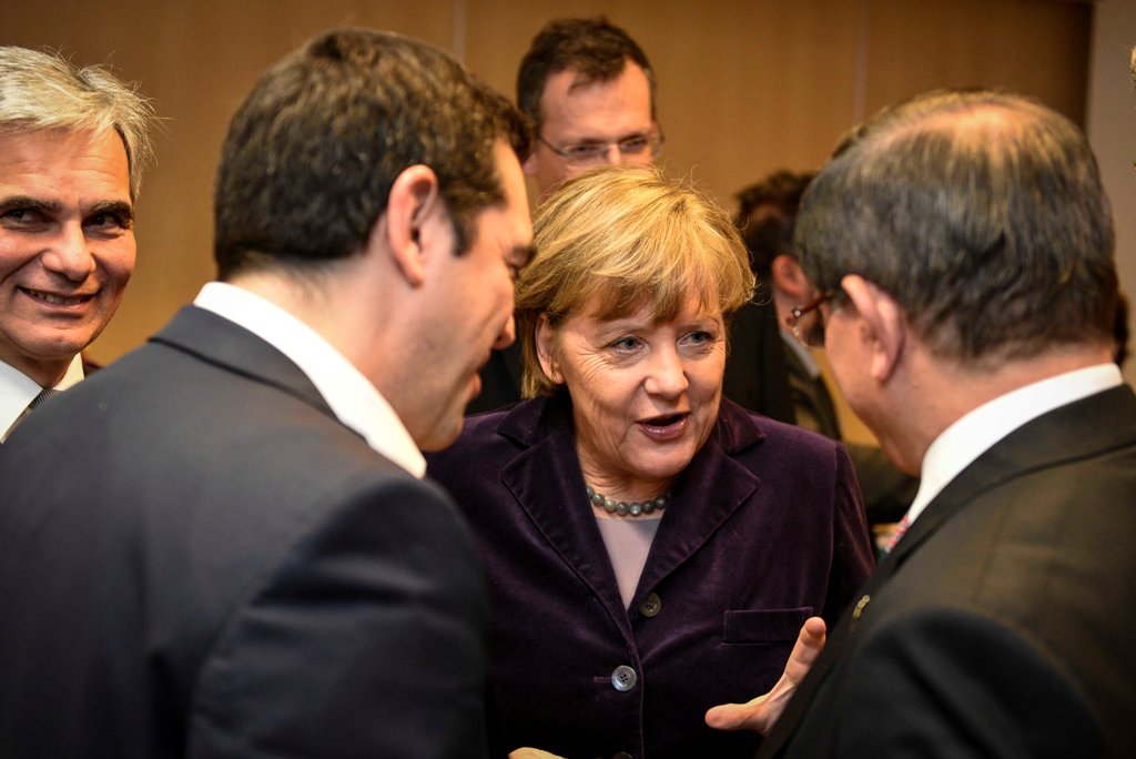 Συνάντηση Τσίπρα - Μέρκελ - Νταβούτογλου ενόψει Συνόδου Κορυφής - Media