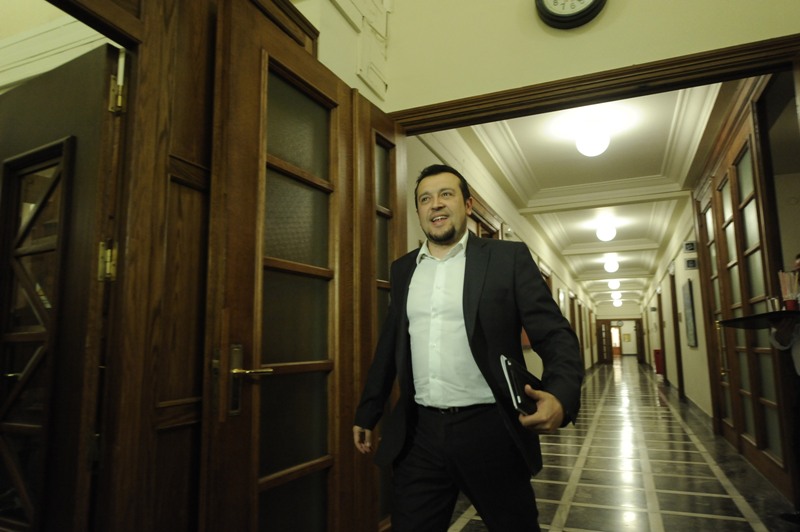 Με ΣΔΕ και ΠΟΕΣΥ συναντήθηκε ο Νίκος Παππάς - Media