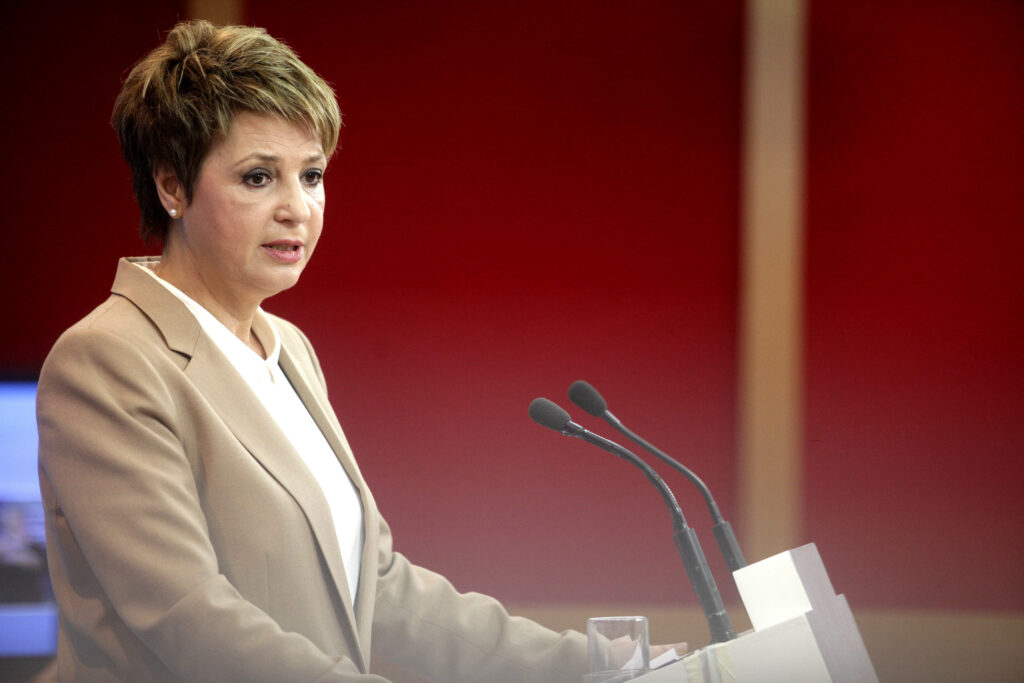 Γεροβασίλη: Να απαντήσει η ΝΔ αν ο Τάκης Μαυρίκος ήταν στο pay roll της - Media