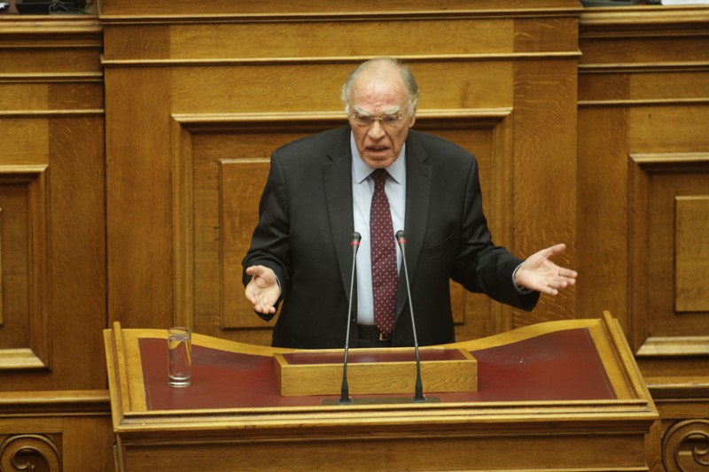 Ο Λεβέντης, το ΚΚΕ, ο Στάλιν και ο «λαγός» της κυβέρνησης - Media