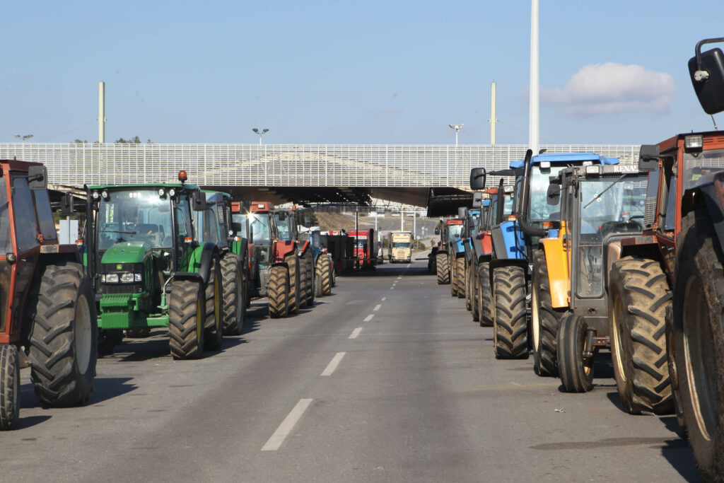 Αγανακτισμένοι Βούλγαροι έκλεισαν τα σύνορα για να διαμαρτυρηθούν για τα αγροτικά μπλόκα - Media
