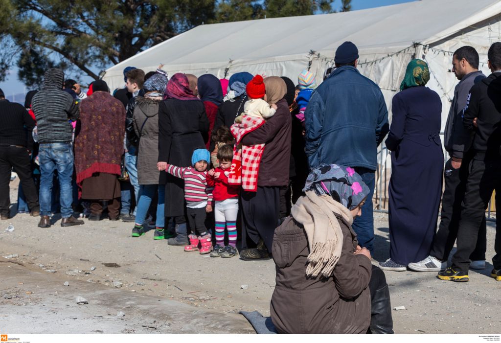 Τα Σκόπια ανοίγουν τα σύνορα στην Ειδομένη - Θα περάσουν μόνο 100 πρόσφυγες! - Media