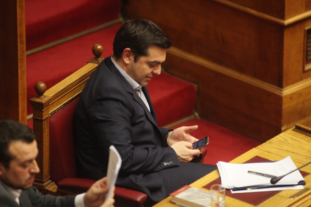 Στη Βουλή μήνυση κατά του Αλέξη Τσίπρα για την παραχώρηση των 14 αεροδρομίων - Media