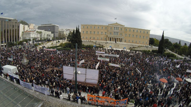 Για δεύτερη μέρα στο Σύνταγμα οι αγρότες - Τη Δευτέρα οι προτάσεις τους στον πρωθυπουργό - Media