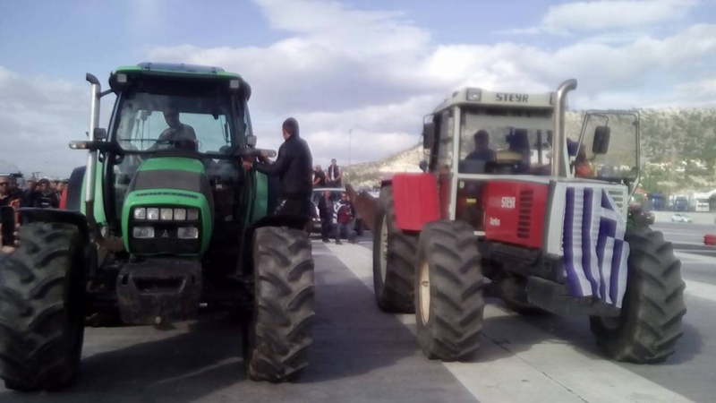 Λάρισα: Αποχώρησαν οι αγρότες από το μπλόκο της Νίκαιας - Ραντεβού στα δικαστήρια  - Media
