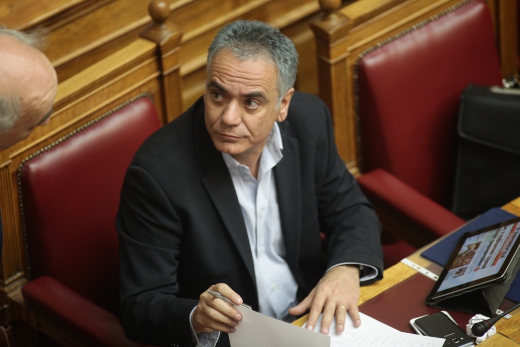 Σκουρλέτης: Είστε η διαπλοκή και είμαστε η ανατροπή της  - Media