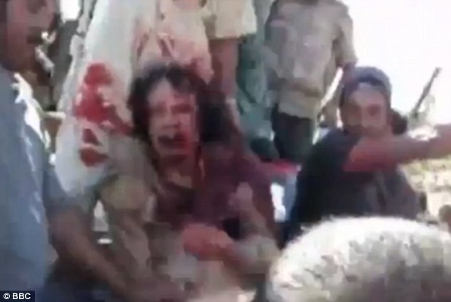 Νέο σκληρό υλικό από τις τελευταίες στιγμές του Καντάφι - Παρακαλεί το εξαγριωμένο πλήθος για τη ζωή του (Video) - Media
