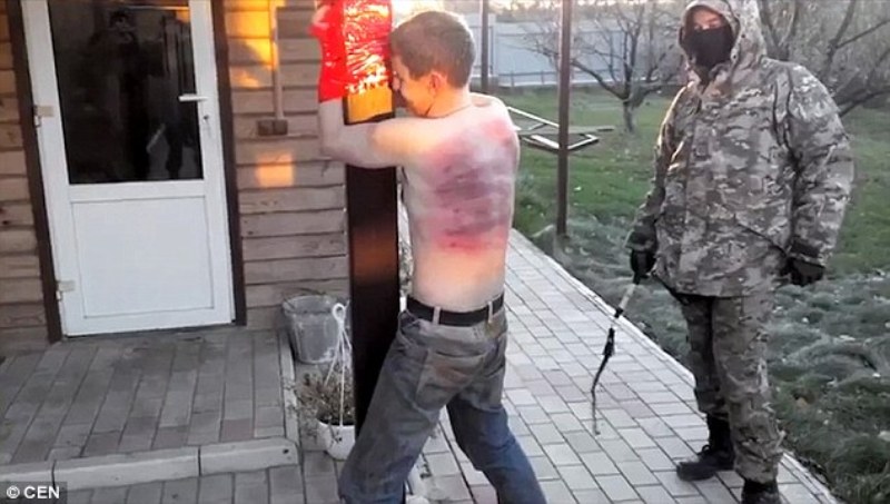 Φιλορώσοι αντάρτες στην Ουκρανία μαστιγώνουν βάναυσα με καλώδια έμπορο ναρκωτικών (ΠΟΛΥ ΣΚΛΗΡΟ VIDEO) - Media