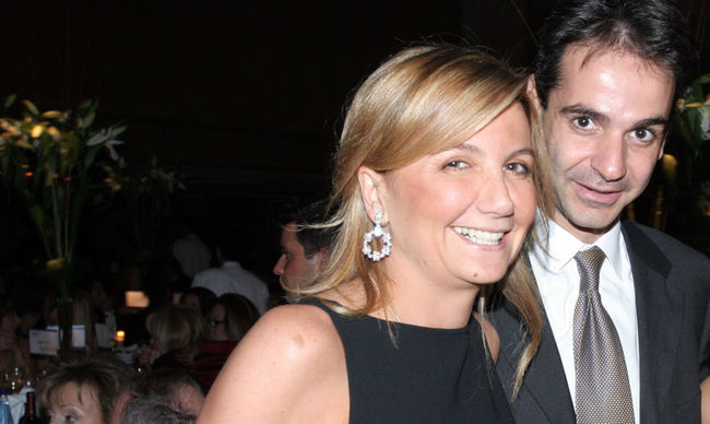 Σύζυγος Μητσοτάκη: Διαφανής η επιχειρηματική μου δραστηριότητα - Προσπαθούν να πλήξουν το σύζυγό μου - Media