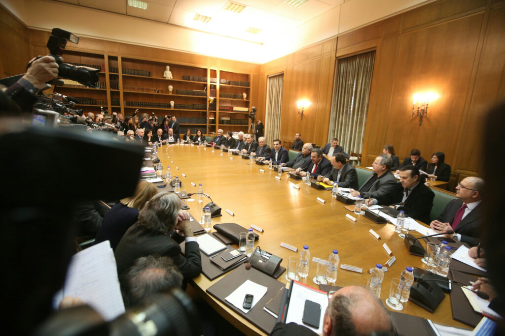 Απορρίπτει τα εκλογικά σενάρια σε όλους τους τόνους η κυβέρνηση - Διαβεβαιώσεις Βούτση και διαρροές από το …Ιράν - Media