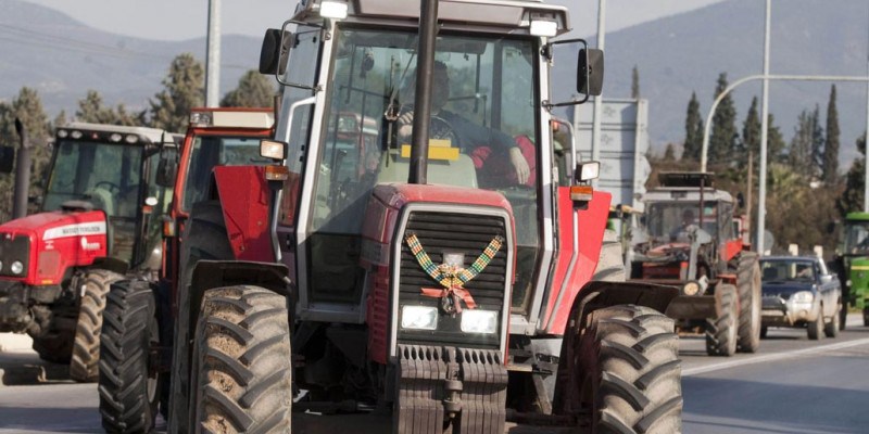 «Τραβούν το σχοινί» οι αγρότες στην Τρίπολη - Έκλεισε επ’ αόριστον ο αυτοκινητόδρομος Τρίπολης - Κορίνθου στα διόδια Νεστάνης - Media